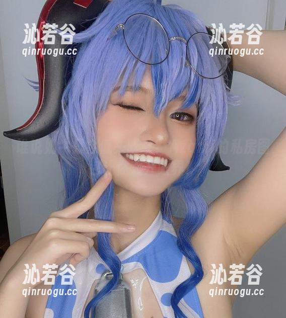 谁说奶牛只会低头吃草？Azami的私房图包让你大开眼界！