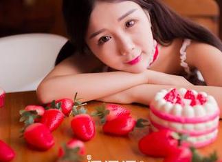 GIRLT果团网 – 松果儿的灰丝魅影：每一张私拍图片都是故事