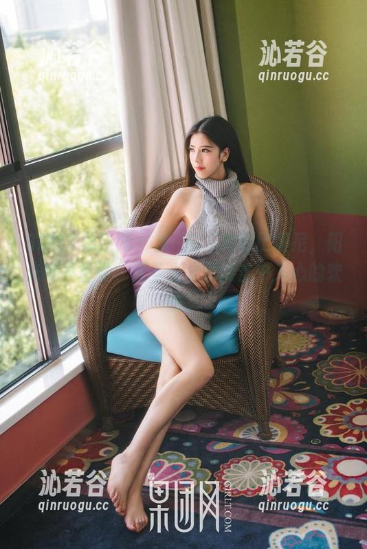 GIRLT果团网 - 龚玥菲与她的比基尼，阳光可不重要，无圣光才更能击中人心的软肋。