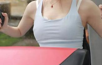 MFStar模范学院 – 看看Laura苏雨彤的眼镜：凡尘里的艺术性与魅惑!
