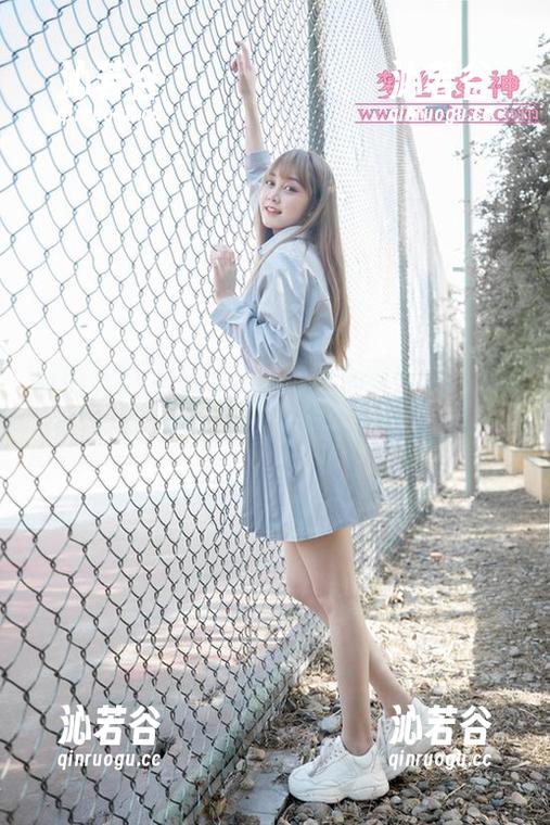 MSLASS梦丝女神 - 在泳池派对上，诗琪用自己的方式告诉你什么是无圣光图包！