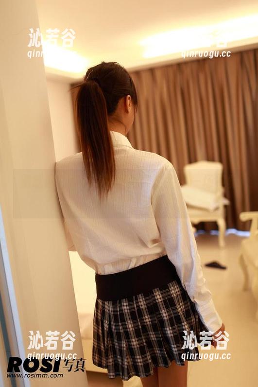 ROSI写真 别眨眼,ROSI礼服图集全免!一场视觉的纸醉金迷!