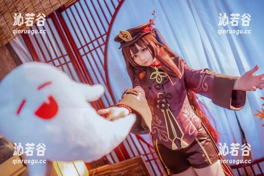 Sayako＿今年4岁和她的网袜合集：真的是太会上戏了，光影都不敢呼吸