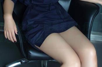 TuiGirl推女郎 – 图集来袭！何何夕的夏日草地漫游：被风吹得心痒痒的感觉