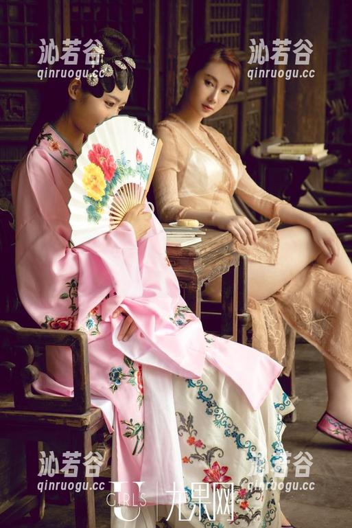 UGirls尤果网 - 短裙季节，王凌宇的图库资源让你放飞自我！