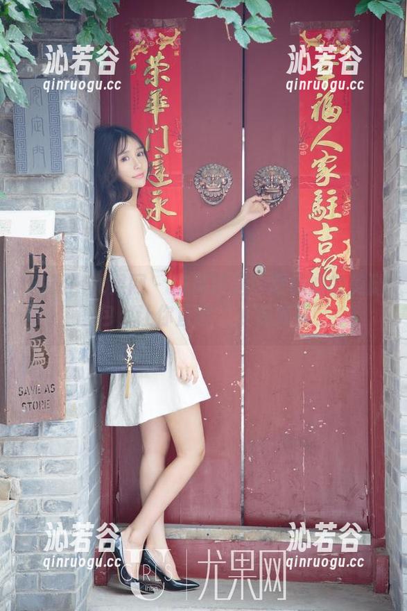 UGirls尤果网-霓梓心 UGirls尤果网 - 作品精选:霓梓心的美腿图包,让你直呼“太完美!”