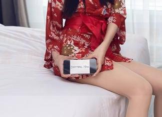 Xiuren秀人网 – 想看Elise谭晓彤的圣诞美照合集吗？下载之前请放下手边的小零食！