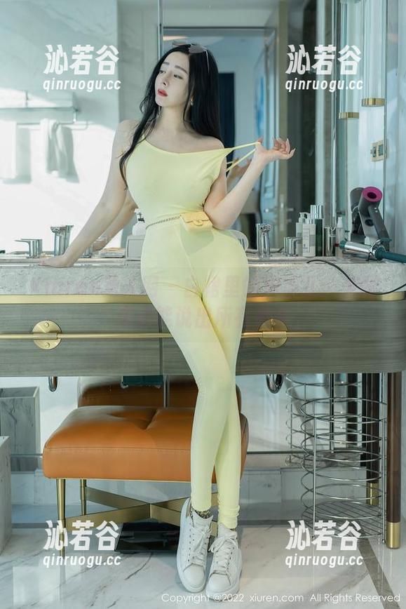 Xiuren秀人网-周波儿 Xiuren秀人网 - 白裙里的周波儿:美图未必能说出所有故事