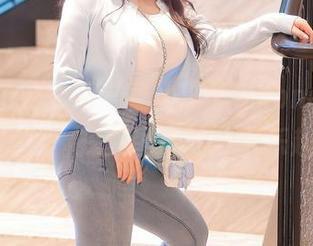 Xiuren秀人网 – 当小蛮妖_honey遇上黑色：探索图库的分享乐趣