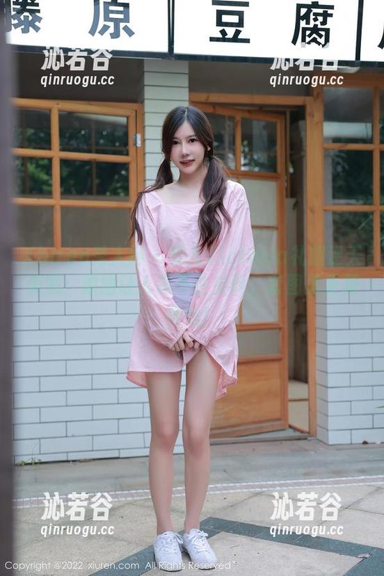 Xiuren秀人网-果儿Victoria Xiuren秀人网 - 果儿Victoria礼服逆天美照:原图让人忍不住尖叫,套图里更是神仙!