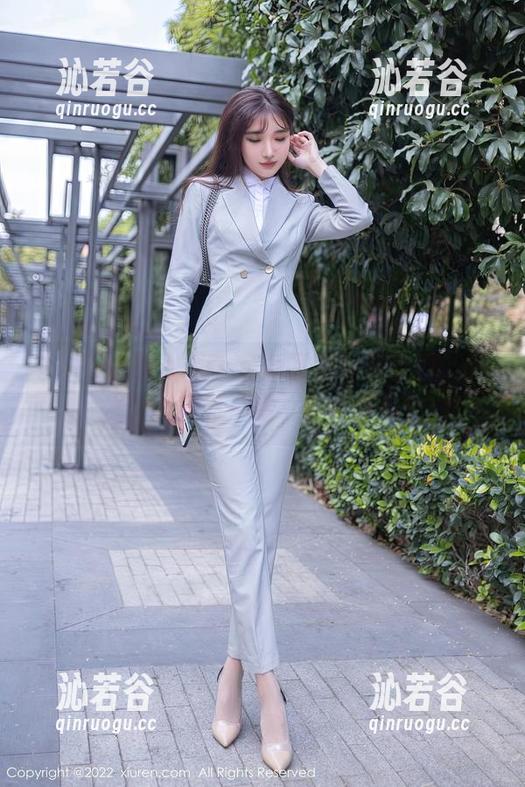 Xiuren秀人网 - 王俪丁呀制服套图，真是让人眼前一亮，期待更多！