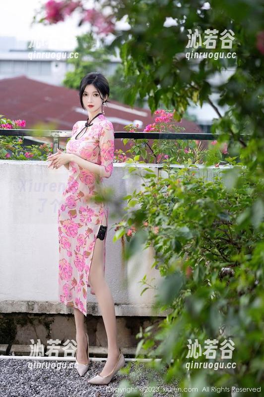 Xiuren秀人网 - 田兮白又在白衬衫里使了个小心机，快来分享她的发现！