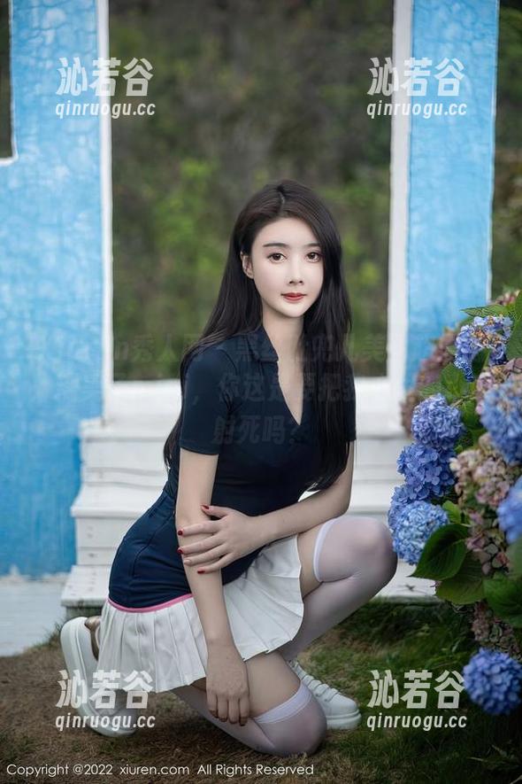 Xiuren秀人网 - 黑丝肚兜儿美图超震撼！糯美子mini，你这是要把我心里的小鹿射死吗？