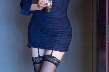Xiuren秀人网 – 短裤也有出奇不意！来看看绯月樱-Chery的写真图册吧