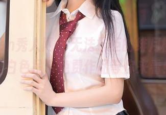 Xiuren秀人网 – 无法抗拒的绯月樱，浴室白色吊带免费作品等你来看！