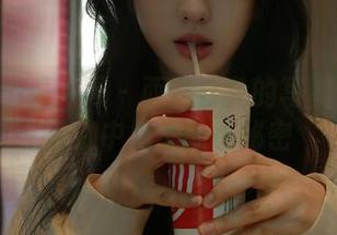 Xiuren秀人网 – 西希白兔的写真合集：瑜伽中隐藏的小秘密