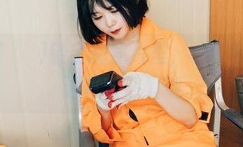 在Zia(지아)镂空的照片里，cos与现实的边界变得模糊