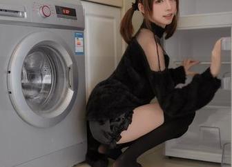 精选kitaro绮太郎运动服女孩深蓝：运动真的能让人这么美吗？我开始怀疑我自己的跑步机了！