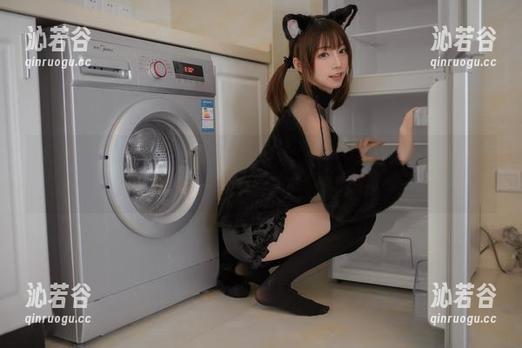 精选kitaro绮太郎运动服女孩深蓝：运动真的能让人这么美吗？我开始怀疑我自己的跑步机了！