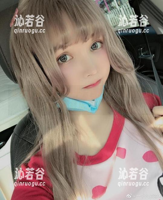 一千只猫薄禾 藏在小黑塔里的一千只猫薄禾:谁说写真图集不能玩点花样?