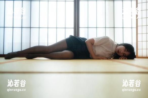 云溪溪 恶魔姐姐的图库大揭密:云溪溪如何撩拨你的想象?