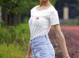 初夏女神 – 原图直击：柒柒与两只小蜜蜂的奇妙夏日，不一样的阳光下
