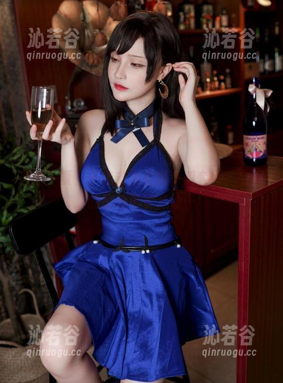 千夜未来 轻透一夏!千夜未来最新透明套图,中间的阳光可真心动…