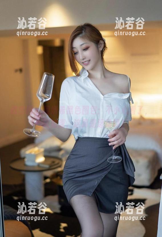 周妍希 微密圈 - 周妍希黑色图包:不小心看了,心跳加速,这算是运动吗?