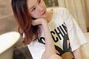 嗲囡囡 – 不想打光？Emily尹菲的皮衣故事——无圣光、原图，仿若闲聊中的那种贴近。
