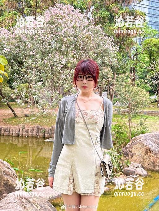 宝儿mysterial 这个“宝儿mysterial连衣裙”合集,难得的灵动与静谧,让我陶醉在那个温暖的午后里。