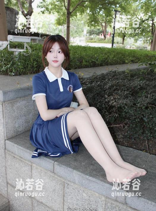 小众视觉 - 蓉蓉学妹写真分享：那些让人心动的瞬间