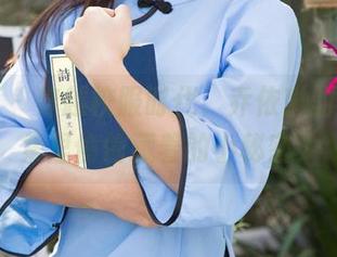 尤果网 – 穿越校服时代，乔依琳的美图合集里偷偷藏着的小秘密！