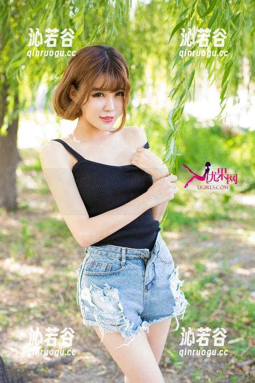 尤果网 - 制服狂欢：贝拉的图包资源让人心跳加速