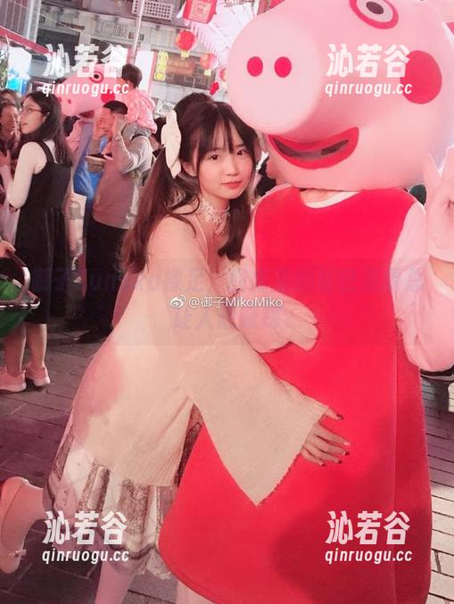 御子Yumiko裸足，图库里的秘密资源总让人想窥探