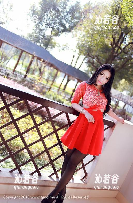 推女神-雪瑞Lisa 推女神 - 免费享受雪瑞Lisa的裸足魅力:下载这份美好,心情瞬间好起来!