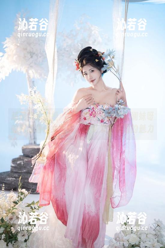 超现实的碰撞：探索星澜是澜澜叫澜妹呀的克苏鲁修女图库，感受未知资源的魅力