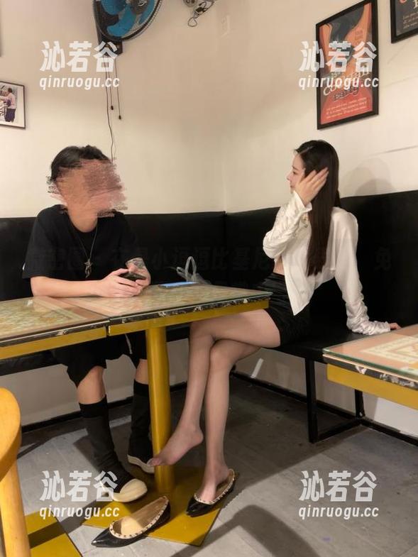 是小逗逗 微密圈 - 在是小逗逗比基尼的世界里,免费的图册就是掌中宝!