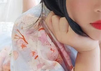 穿越到杏子夫人的制服世界，高清作品集带你飞！