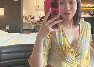 微密圈 – 果儿Victoria与她的连体装：在线分享无限魅力的资源故事！