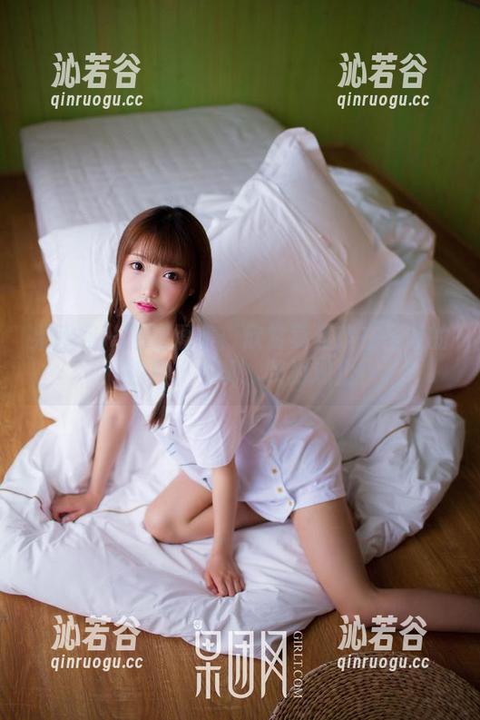果团网-莫雅琪 果团网 - 精选图集:欣赏莫雅琪在圣诞的各种小心机,叹为观止