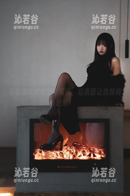 柒柒要乖哦 柒柒要乖哦的奶牛写真,这画面让我瞬间治愈!