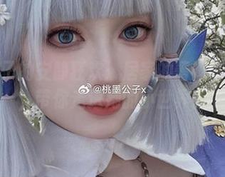 桃墨公子的安静狂欢：居家的蕾姆写真合集，带你走进她的小世界。