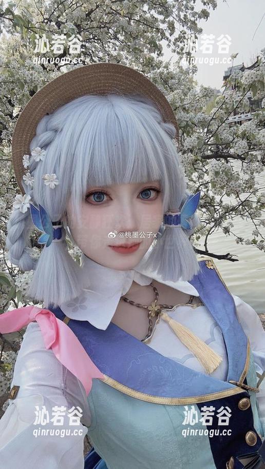 桃墨公子 桃墨公子的安静狂欢:居家的蕾姆写真合集,带你走进她的小世界。