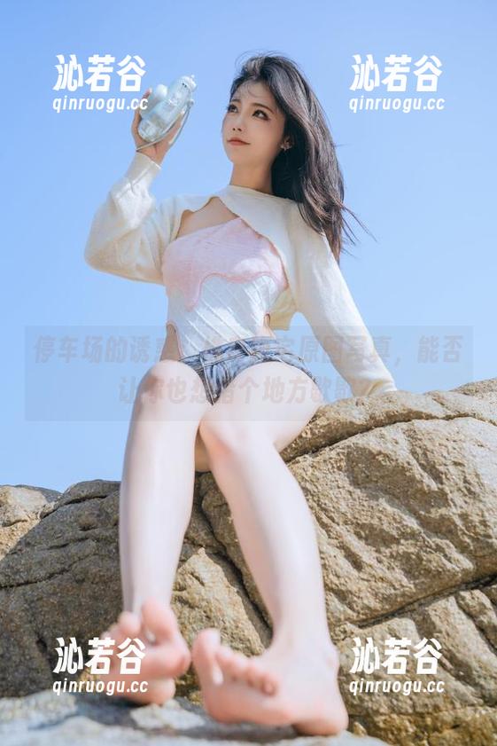 停车场的诱惑：桃良阿宅原图写真，能否让你也想借个地方歇歇？