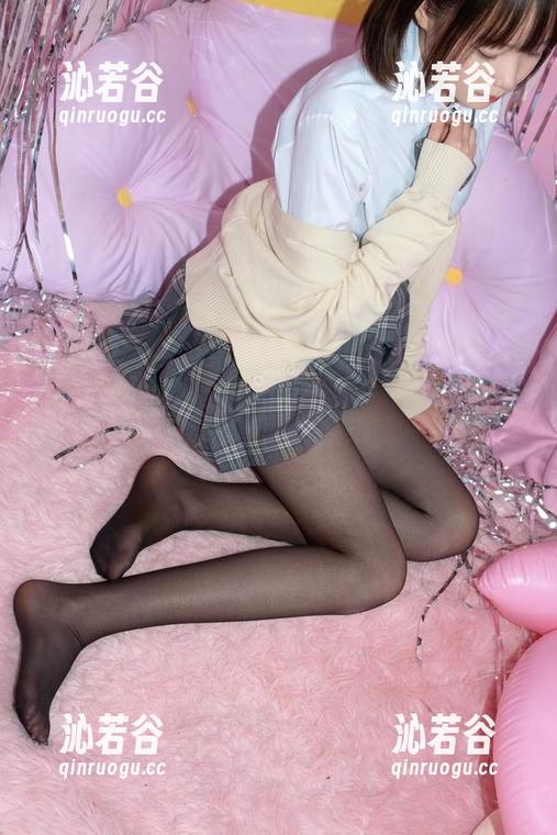 森萝财团 - 卉子的写真资源：15D肉丝，是什么让你昏了头？