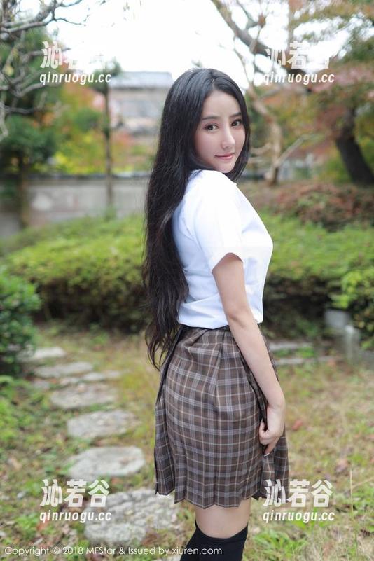 模范学院-韩好甜 模范学院 - 韩好甜的夏日套图:自拍也可以这么惹人爱
