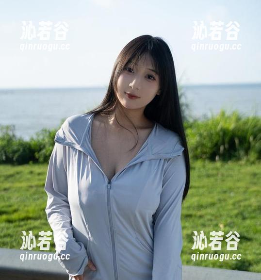 浅安安 在线写真揭秘:浅安安的灰丝世界,直击你的心房,有点过分!
