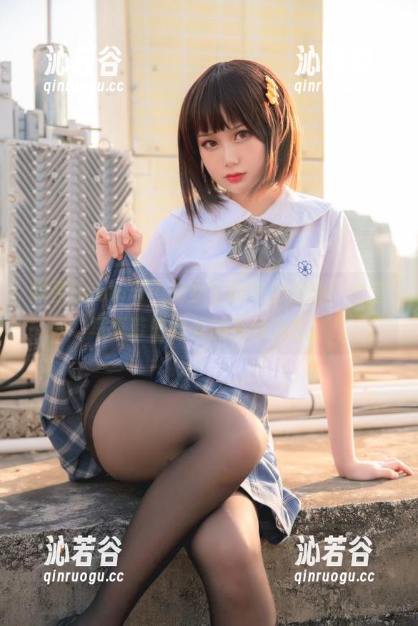 炸蛋Boom与“修女”的奇妙碰撞，全套写真带来意外的视线冲击。