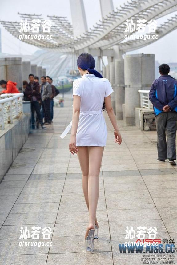 爱丝 - 索菲泳装美图合集：这一系列让人脸红心跳！