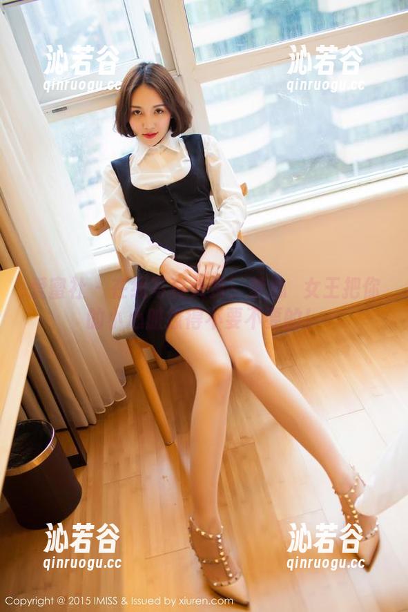 爱蜜社 - 在线写真大赏：梦心玥女王把你的小心脏撩得不要不要的！